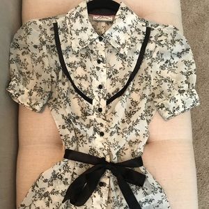 Guess brand silk short sleeved blouse